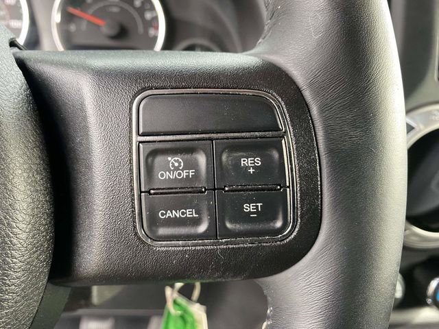 Used 2015 Jeep Wrangler Unlimited Rubicon w/ Connectivity Group image 18