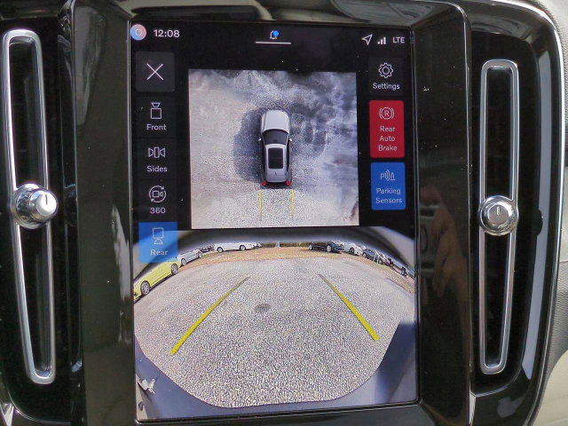 New 2026 Volvo XC40 B5 Plus w/ Protection Package Premier AWD/4WD image 17