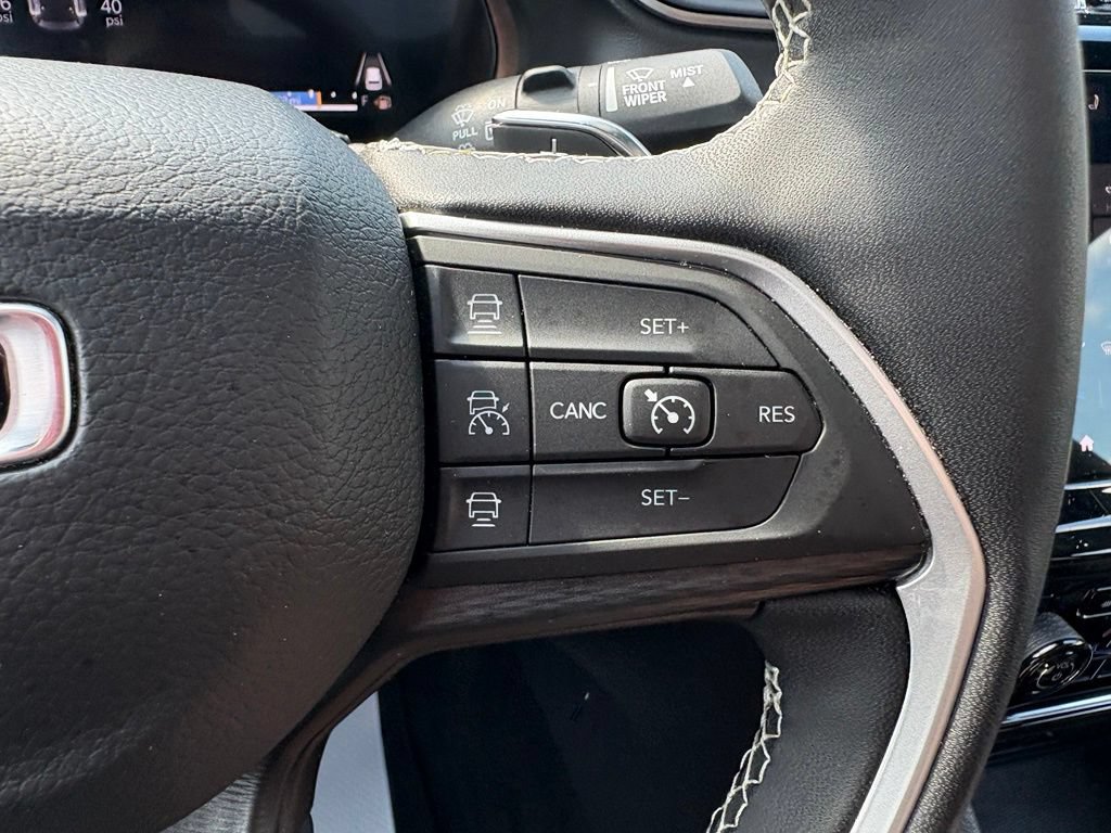 Used 2024 Jeep Grand Cherokee Altitude AWD/4WD image 19