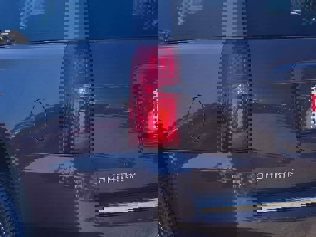 Used 2015 Chevrolet Suburban LTZ image 7