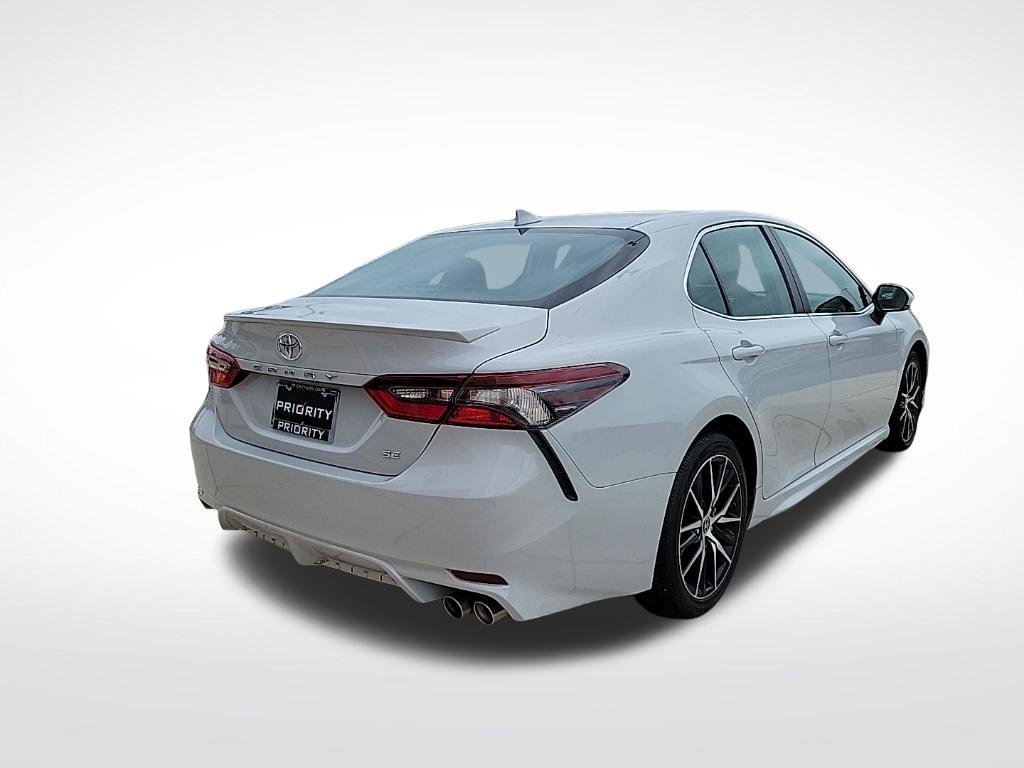 Used 2023 Toyota Camry SE FWD image 4