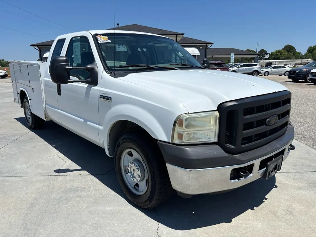 Used 2006 Ford F250 XL RWD image 2
