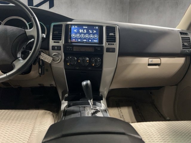 Used 2007 Toyota 4Runner SR5 AWD/4WD image 19