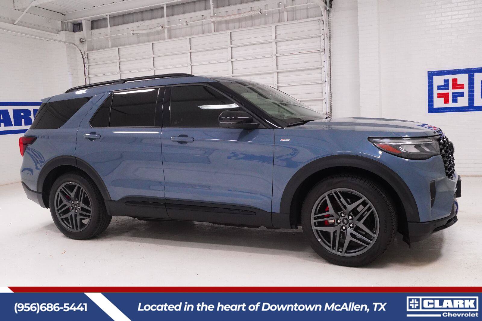 Used 2025 Ford Explorer ST-Line w/ Premium Package RWD image 4