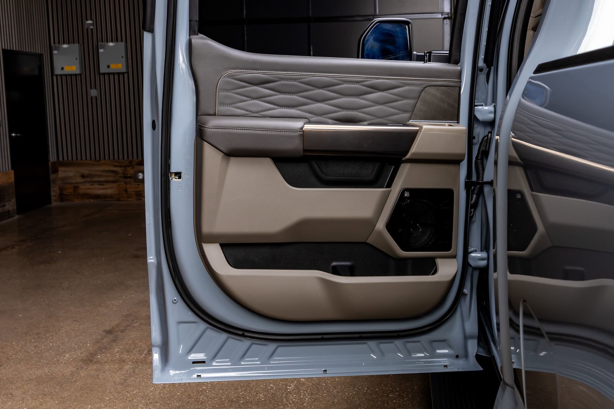 Used 2026 Ford F250 Platinum w/ Platinum Plus Package image 37