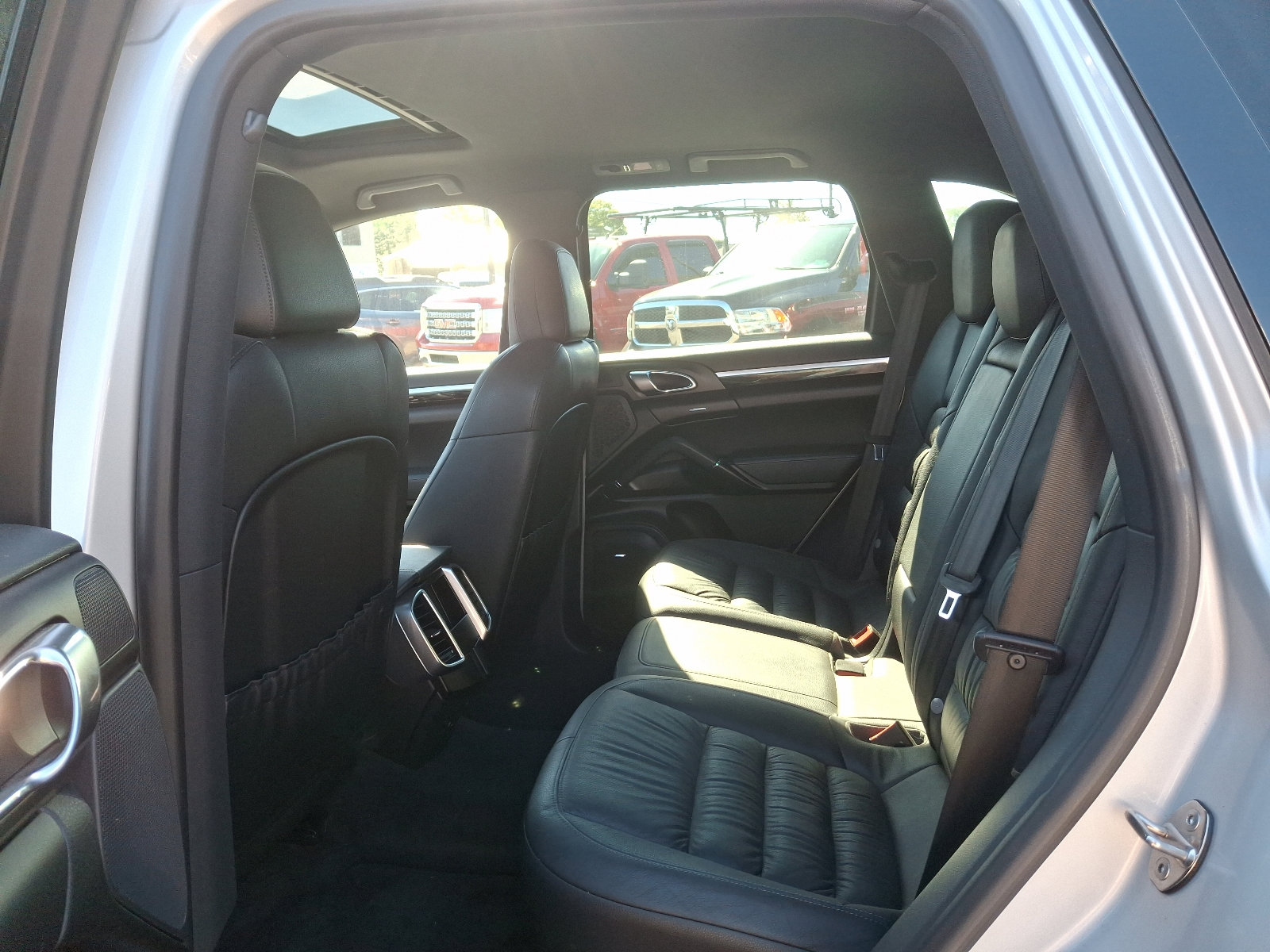 Used 2014 Porsche Cayenne image 10