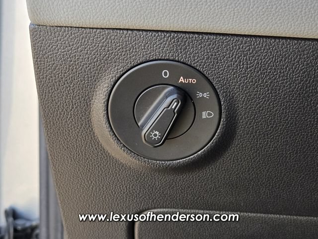 Used 2022 Volkswagen Taos SE FWD image 25