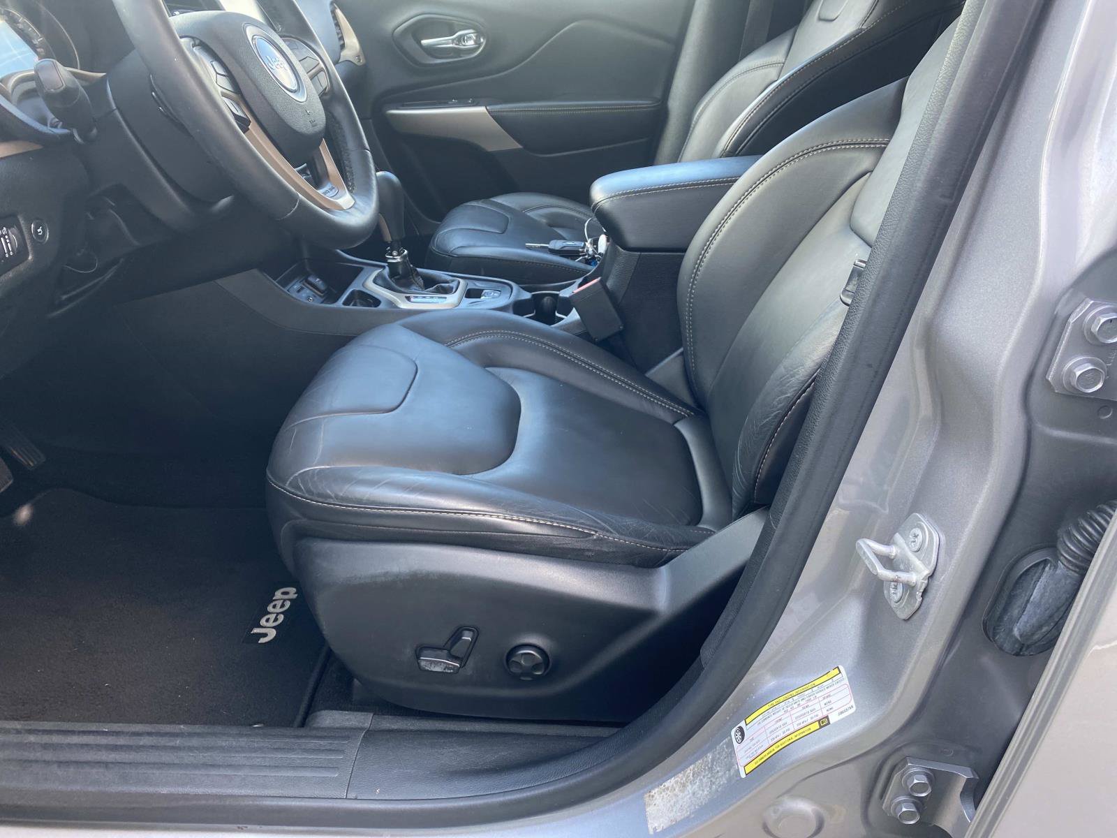 Used 2018 Jeep Cherokee Limited FWD image 18