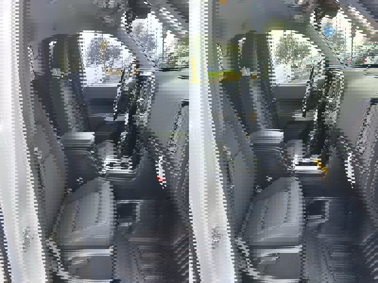 Used 2022 Chevrolet Colorado LT w/ Fleet Safety Package image 22