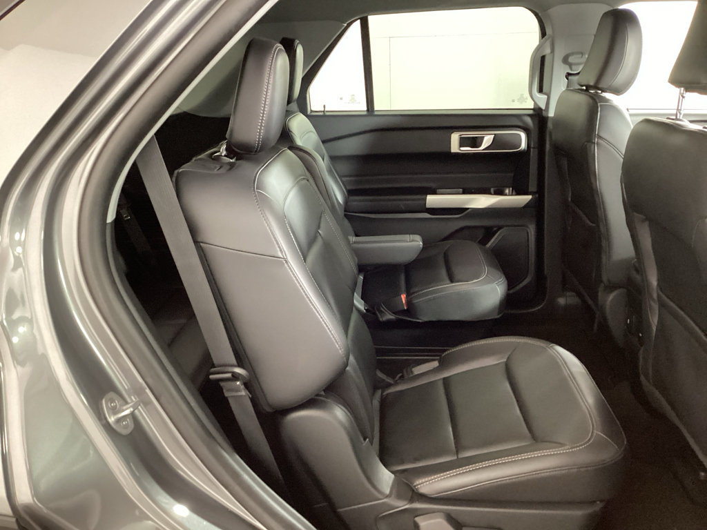Used 2023 Ford Explorer XLT w/ Equipment Group 202A AWD/4WD image 11