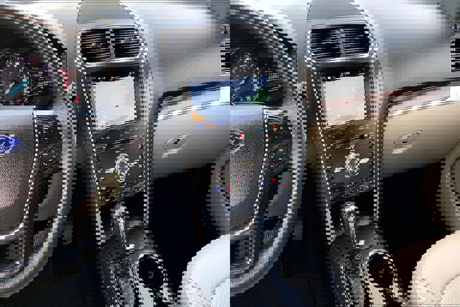 Used 2018 Ford Explorer Limited w/ Equipment Group 301A image 7