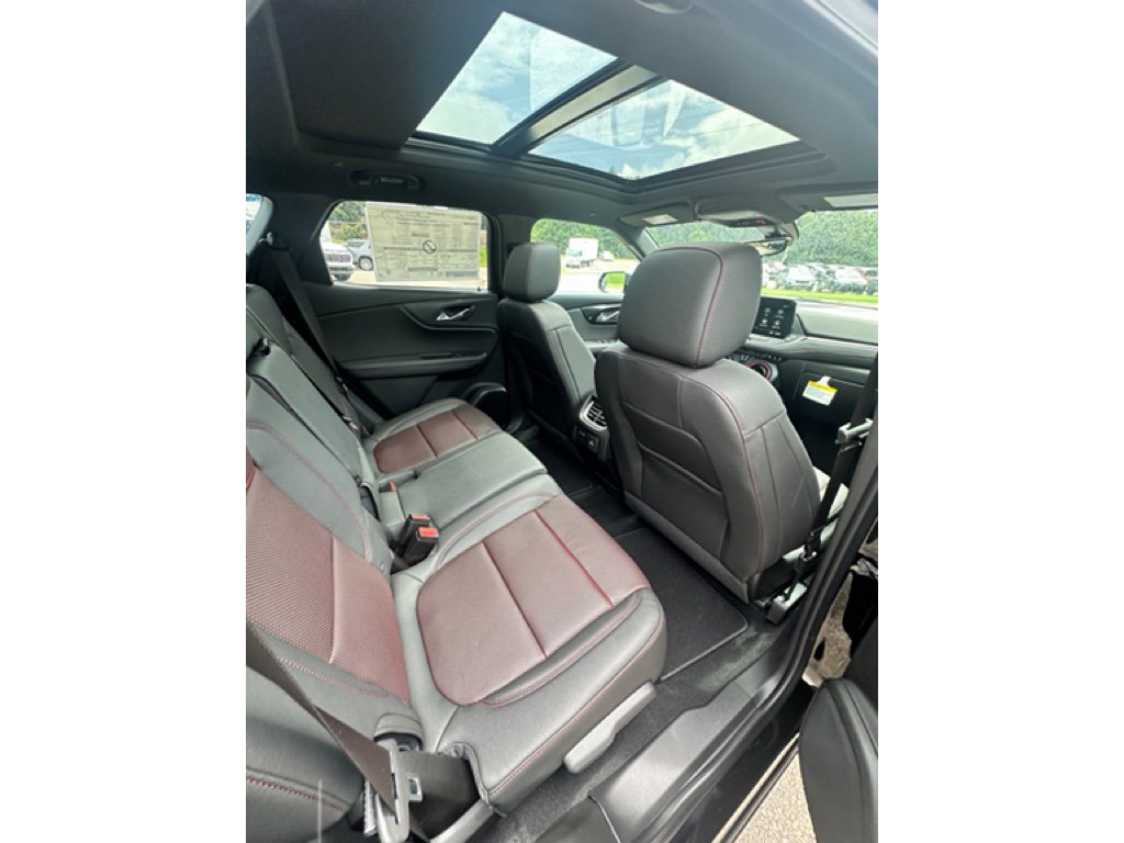 New 2025 Chevrolet Blazer RS w/ Driver Confidence II Package image 25