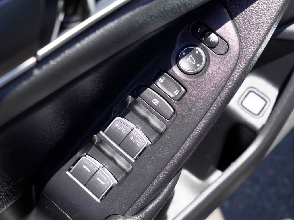 Used 2021 Honda Accord Hybrid image 12