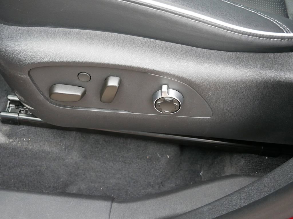 Used 2025 Buick Enclave Avenir w/ Trailering Package, 5000 lbs. image 16