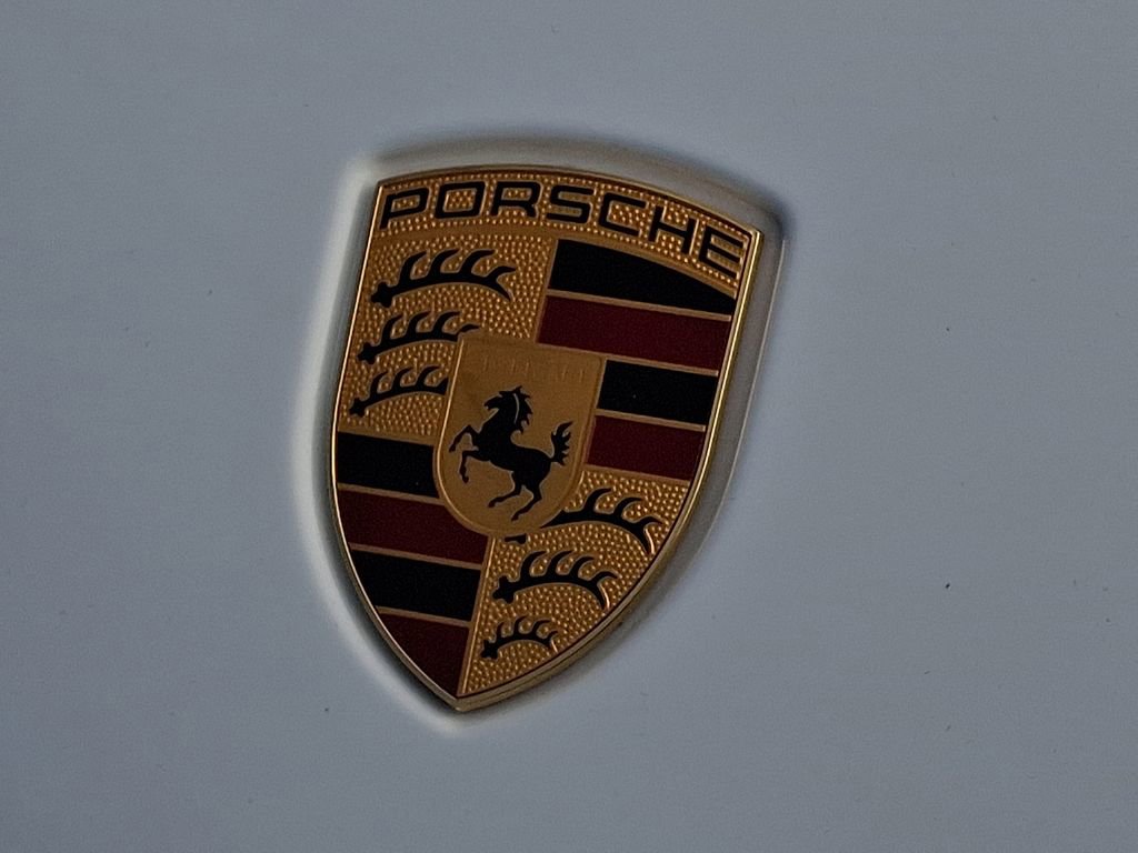 Used 2023 Porsche Cayenne w/ Premium Package image 30