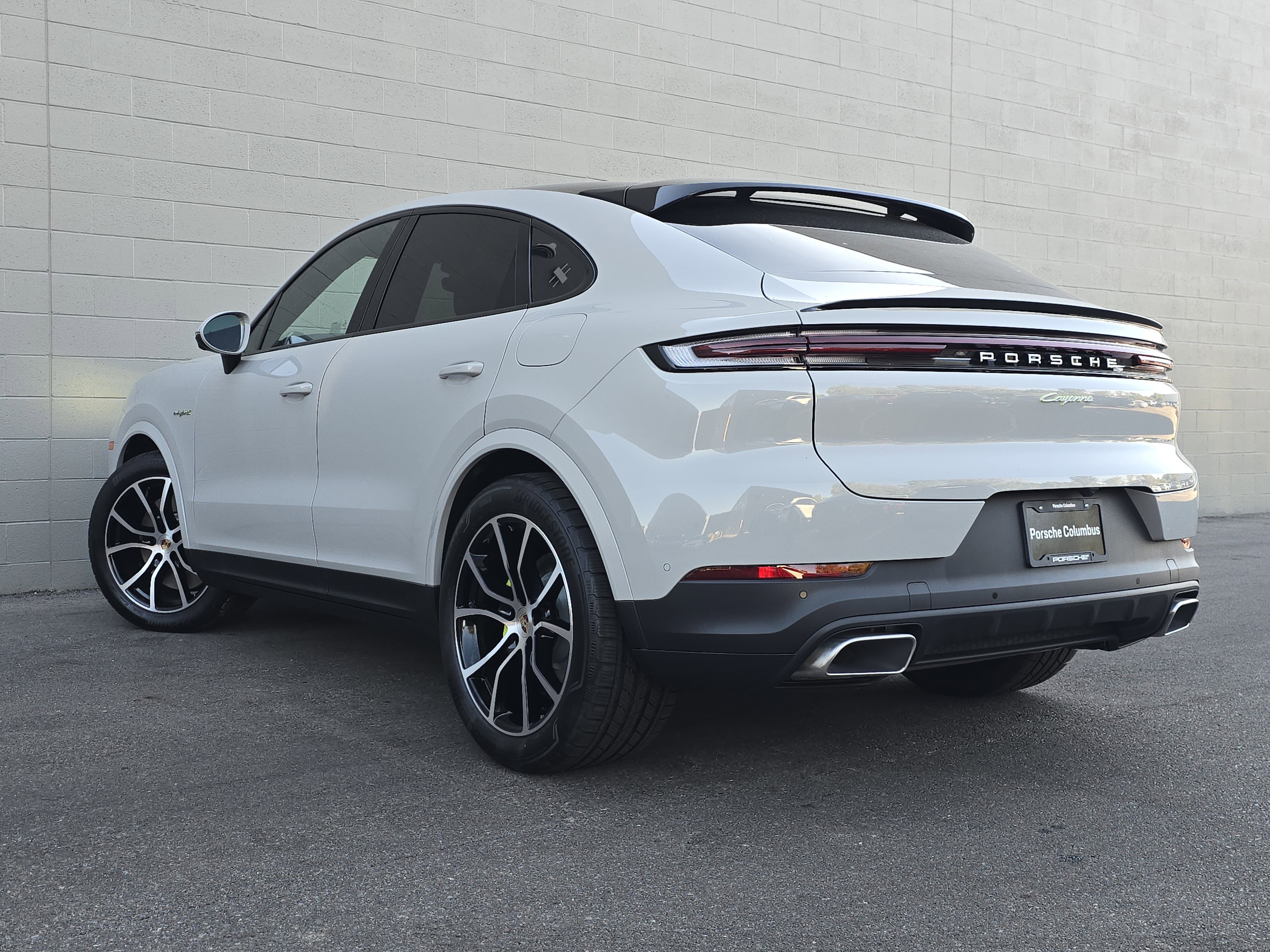 New 2026 Porsche Cayenne E-Hybrid image 3