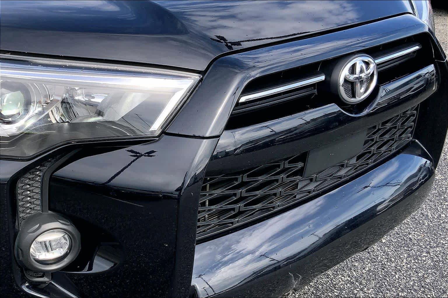 Used 2022 Toyota 4Runner SR5 RWD image 28