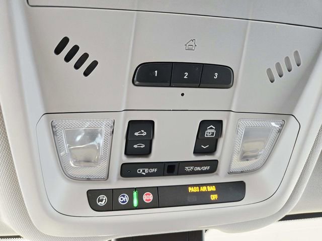 Used 2018 Chevrolet Equinox Premier FWD image 28