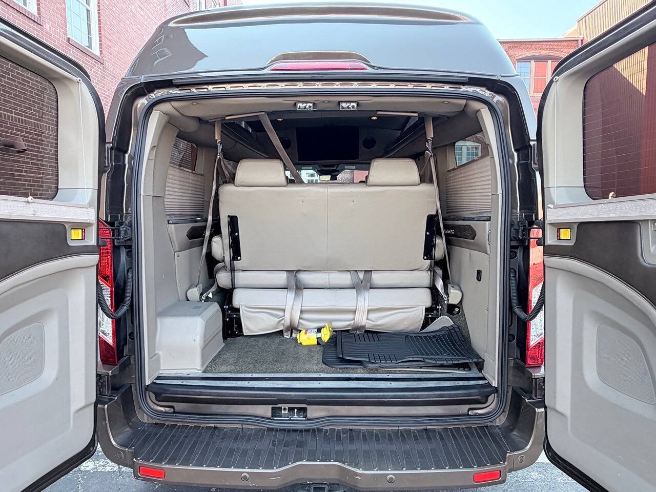 Used 2016 Ford Transit 150 XLT RWD image 10