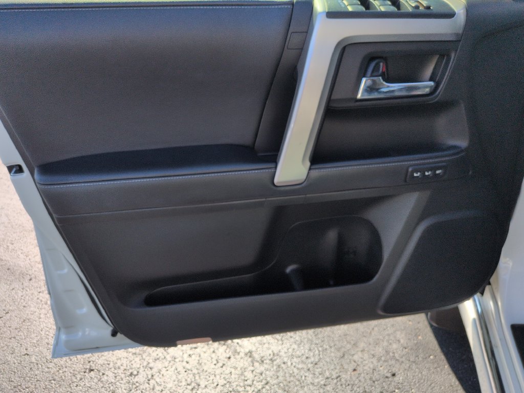 Used 2022 Toyota 4Runner Limited AWD/4WD image 10