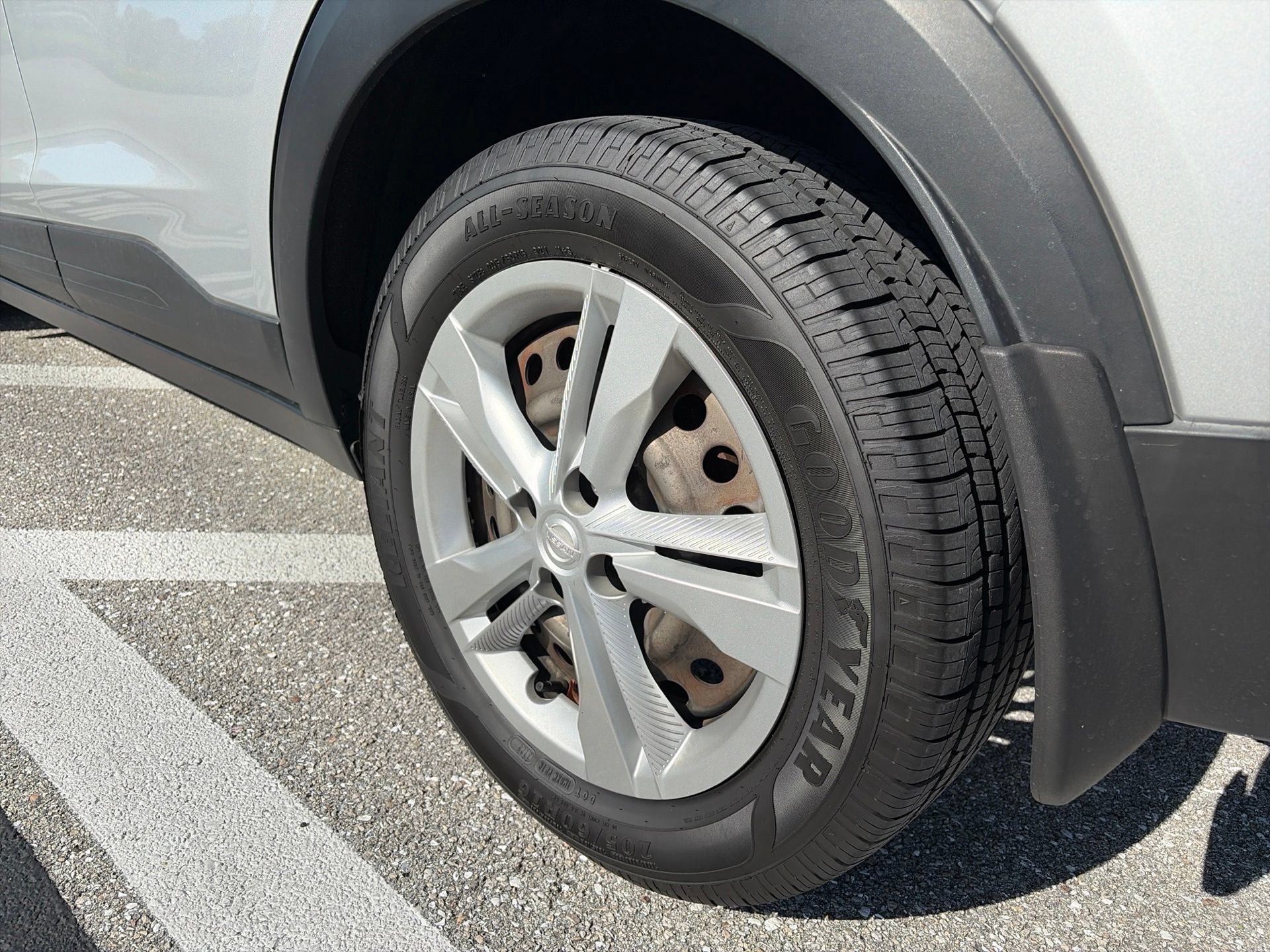 Used 2020 Nissan Kicks S FWD image 14
