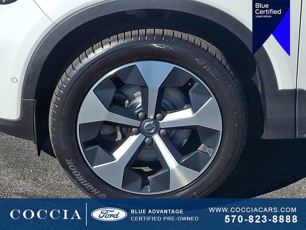 Used 2023 Volvo XC40 B5 Plus w/ Protection Package Premier AWD/4WD image 8
