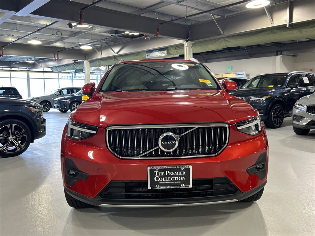 Certified 2023 Volvo XC40 B5 Plus w/ Climate Package image 6