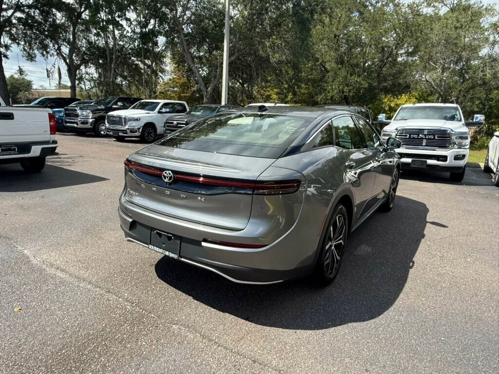 Used 2025 Toyota Crown image 9