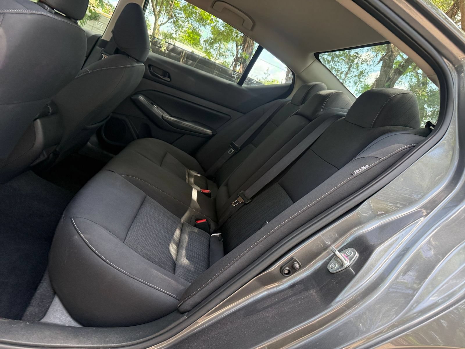 Used 2025 Nissan Altima 2.5 SV FWD image 34