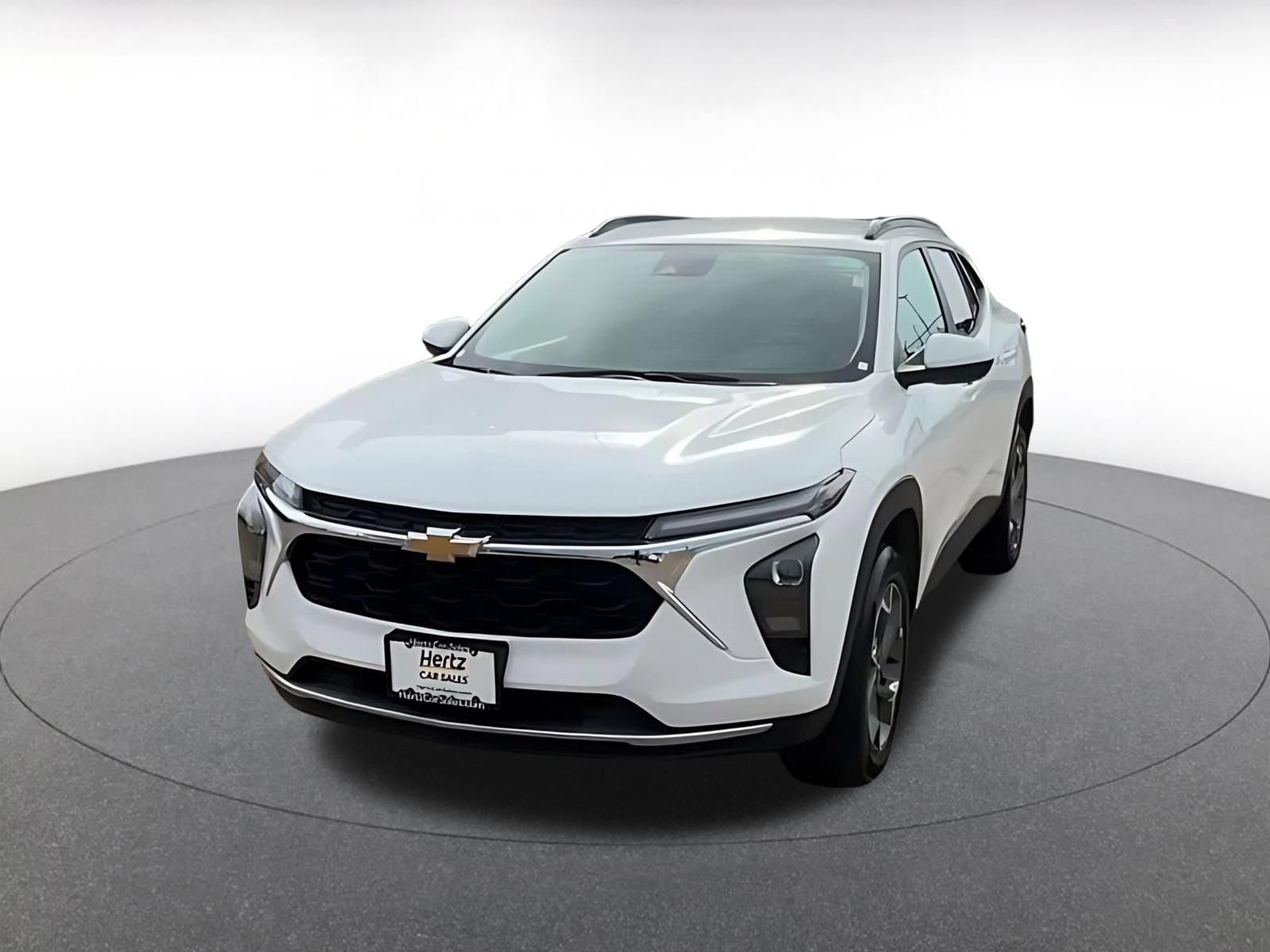 Used 2025 Chevrolet Trax LT FWD image 4