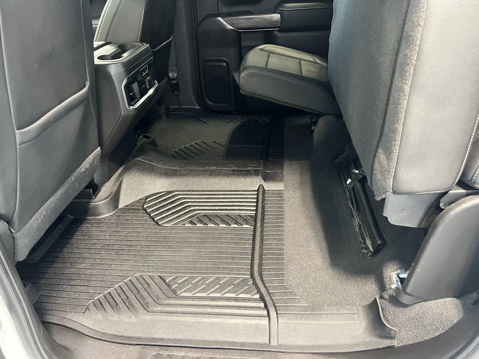 Used 2021 Chevrolet Silverado 1500 LTZ AWD/4WD image 19