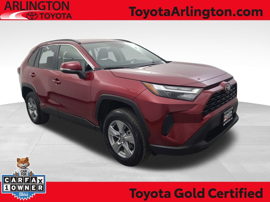 Used 2025 Toyota RAV4 XLE image 1
