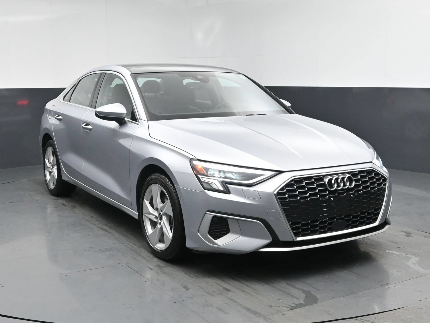 Used 2024 Audi A3 2.0T Premium FWD image 2