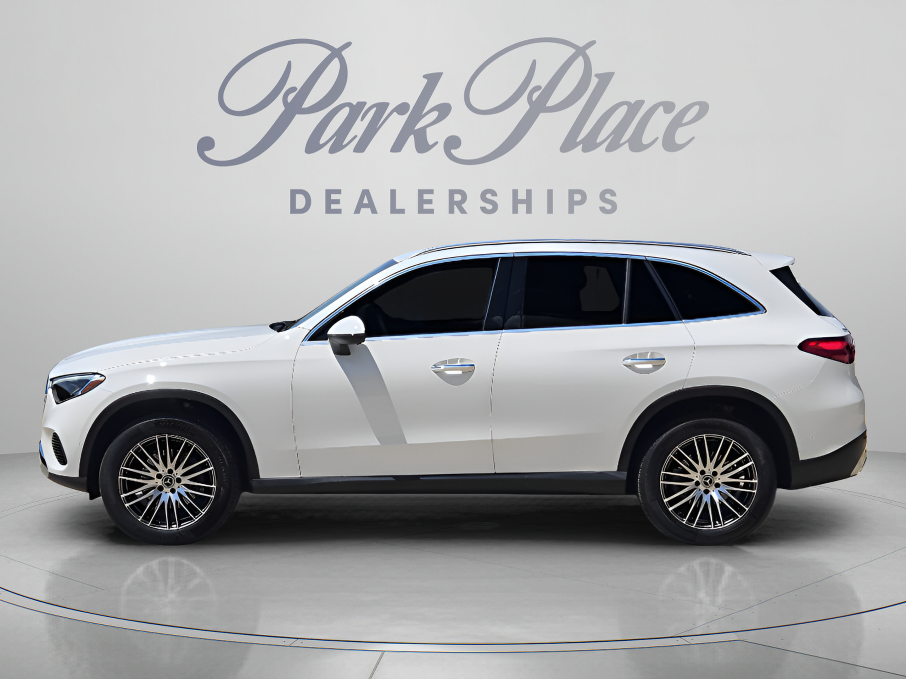 Certified 2025 Mercedes-Benz GLC 300 4MATIC image 2