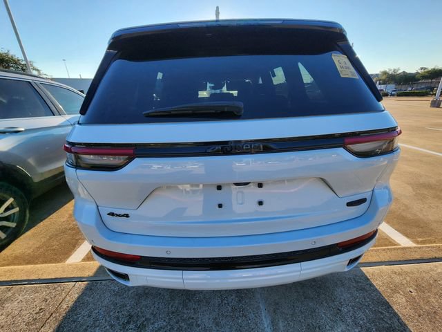 Used 2025 Jeep Grand Cherokee Summit AWD/4WD image 5
