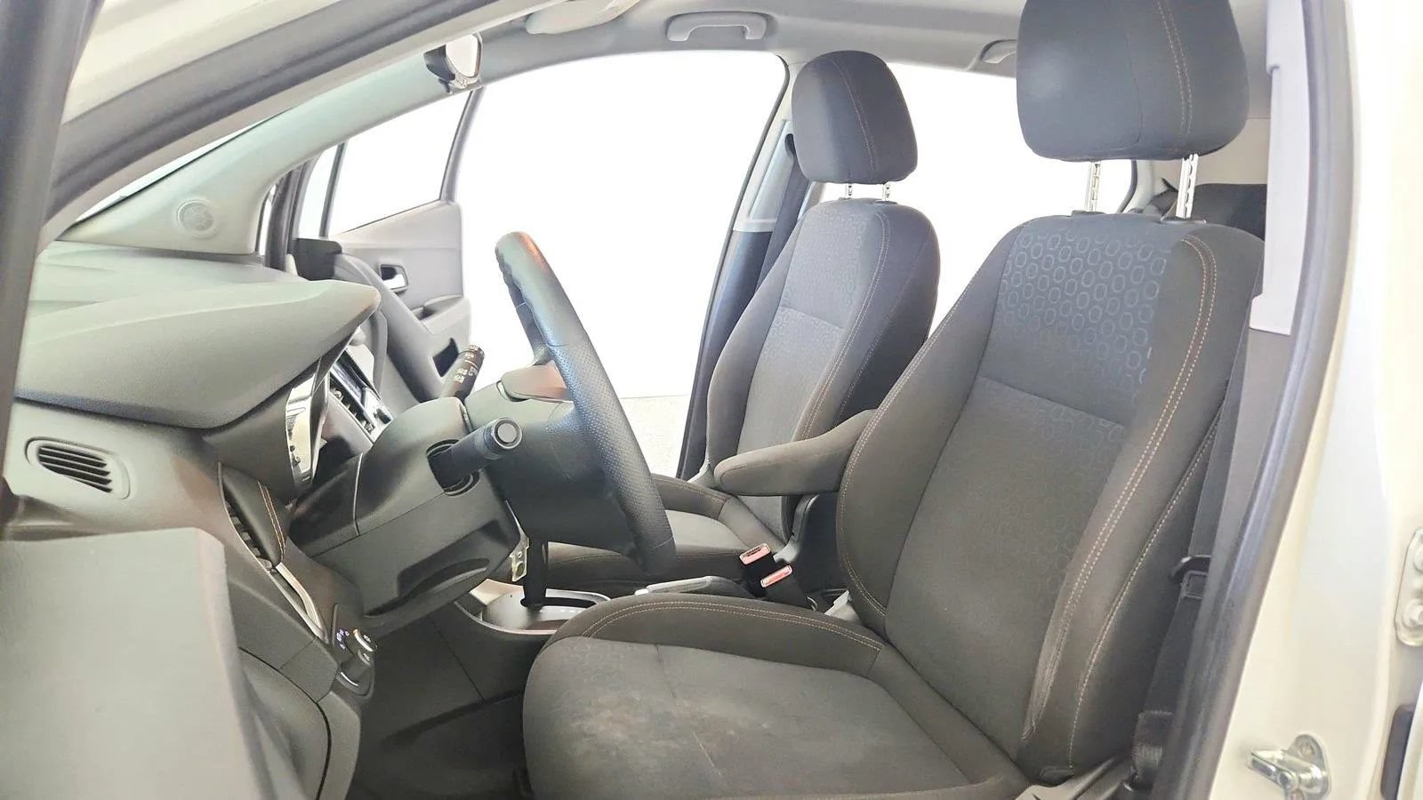 Used 2020 Chevrolet Trax LS FWD image 19
