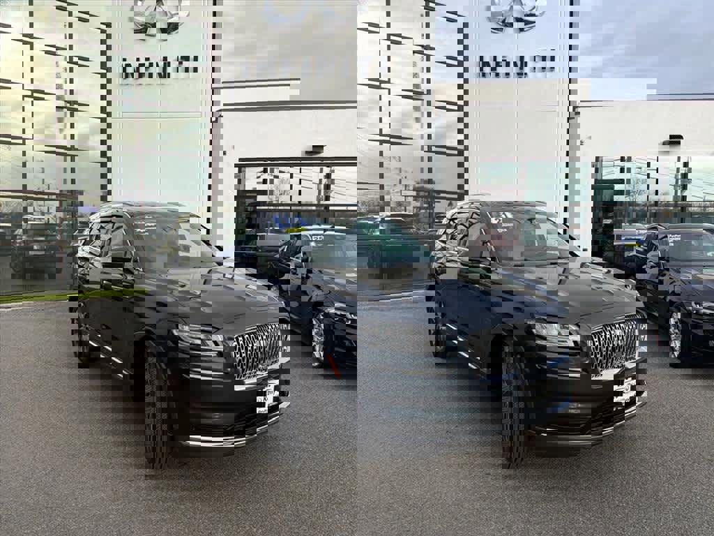 Used 2021 Lincoln Nautilus Reserve image 2