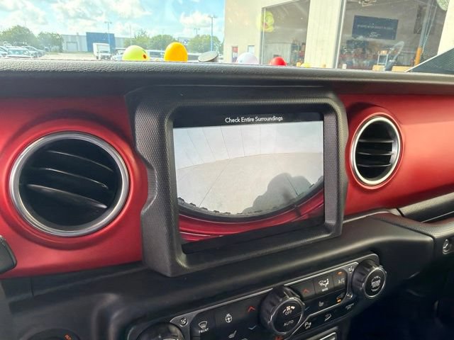 Used 2018 Jeep Wrangler Unlimited Rubicon w/ Dual Top Group AWD/4WD image 24