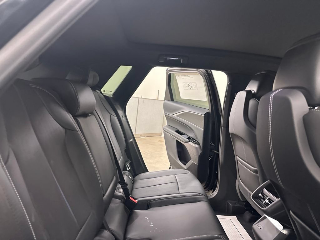 New 2026 Cadillac Lyriq Luxury AWD/4WD image 24
