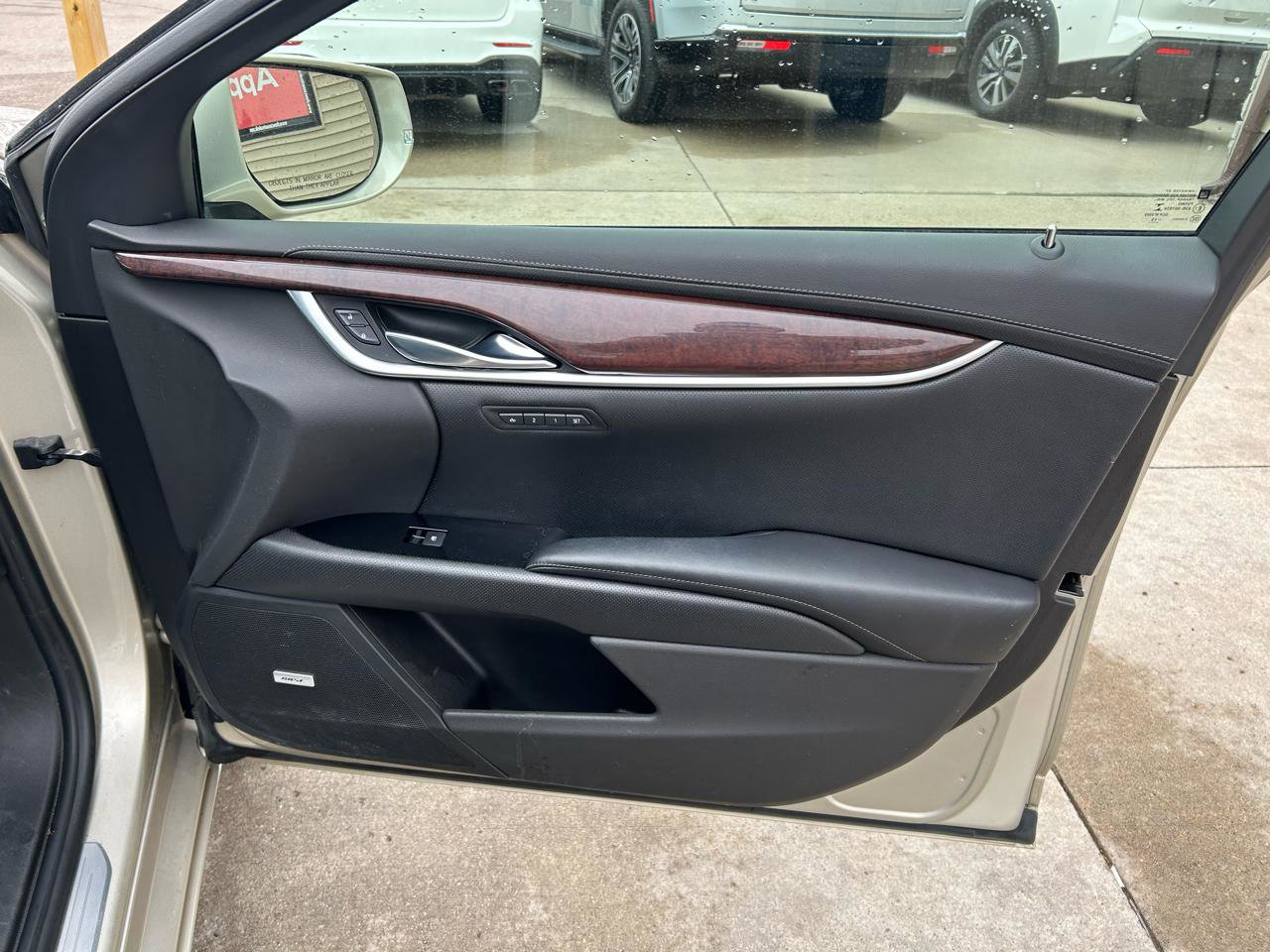 Used 2014 Cadillac XTS Luxury FWD image 16