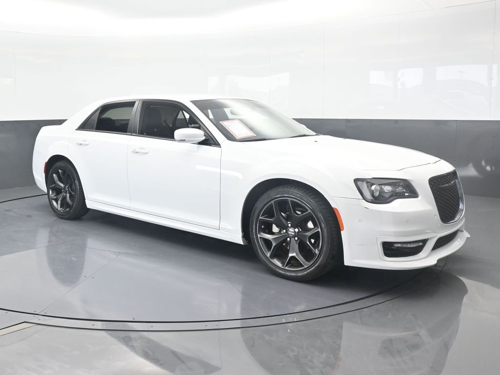Used 2023 Chrysler 300 Touring L image 8