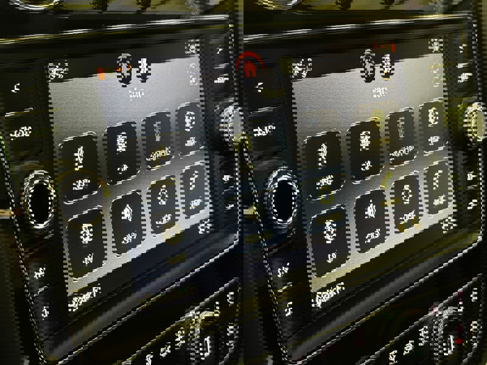 Used 2018 Bentley Bentayga image 67