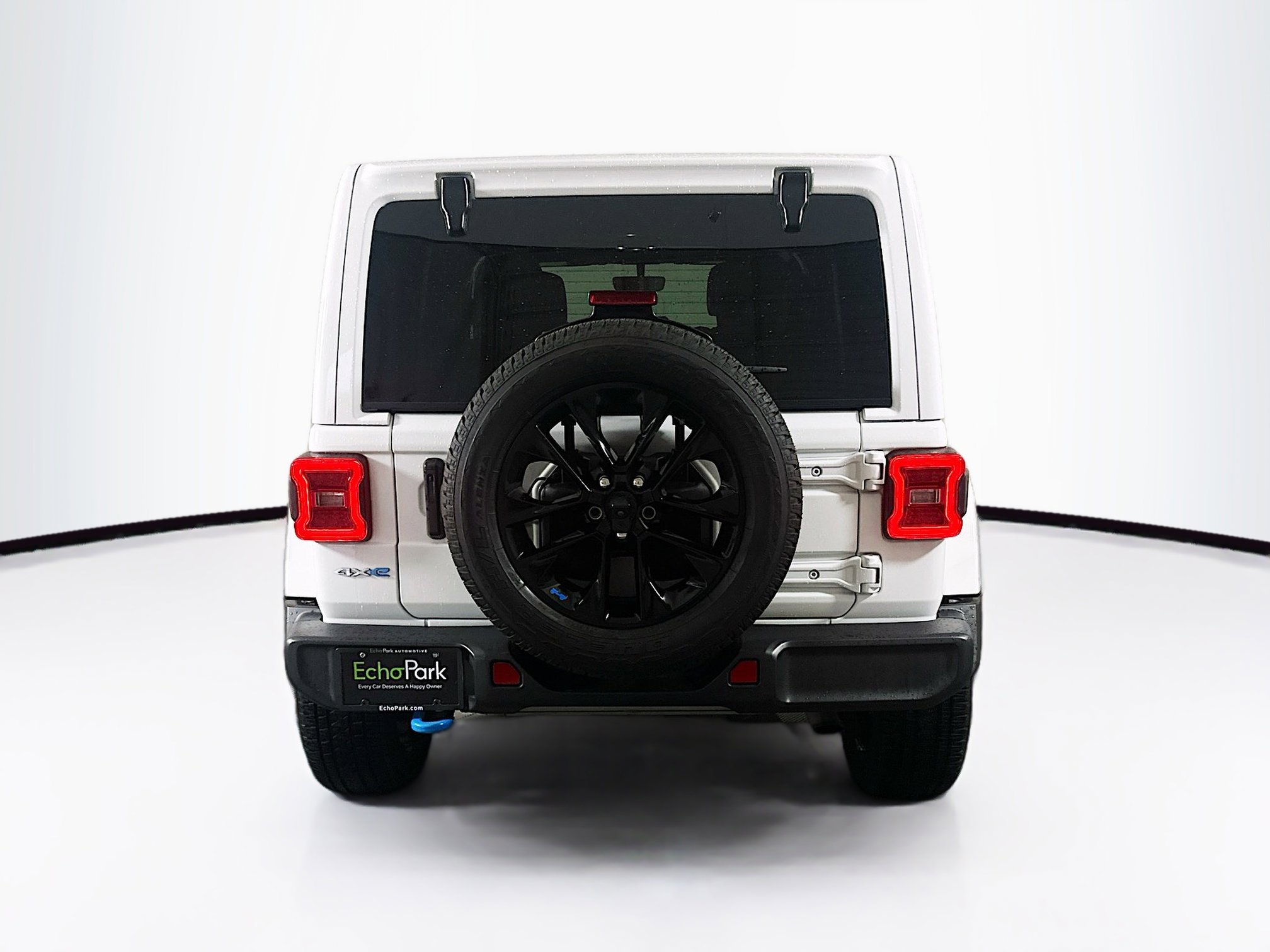 Used 2023 Jeep Wrangler Sahara image 7