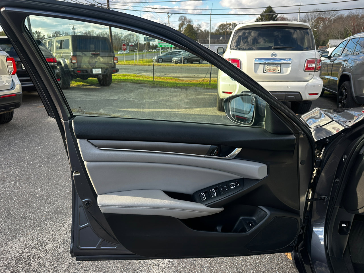 Used 2020 Honda Accord LX image 18