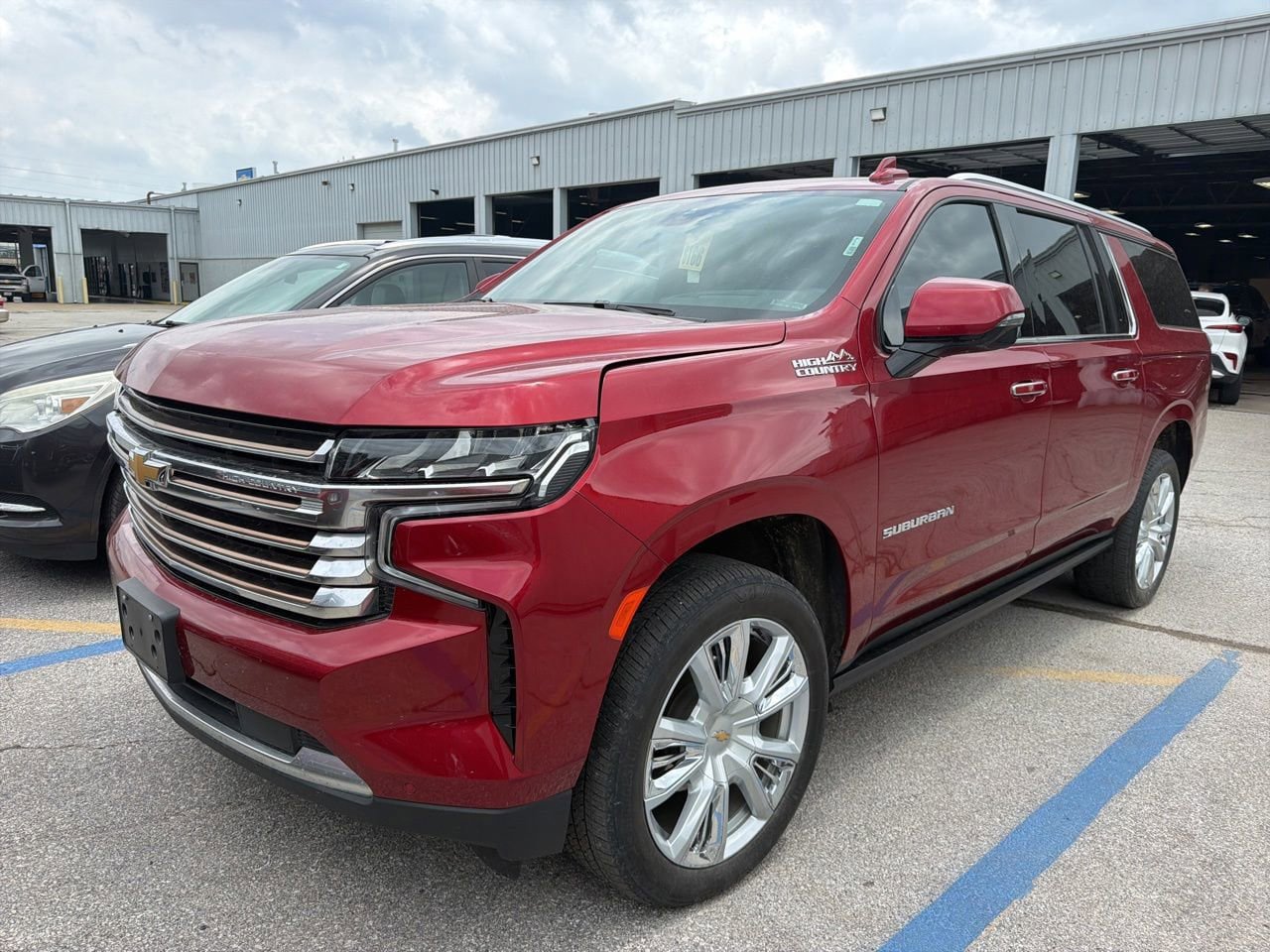 Used 2024 Chevrolet Suburban High Country w/ Premium Package AWD/4WD video 1