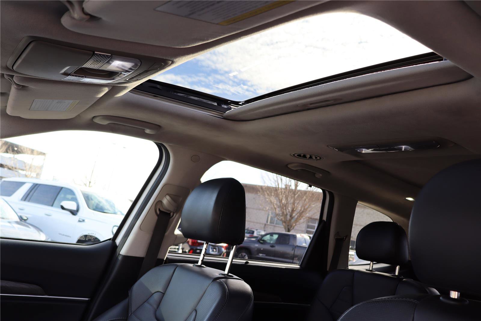 Used 2020 Kia Telluride SX w/ SX Prestige Package image 23