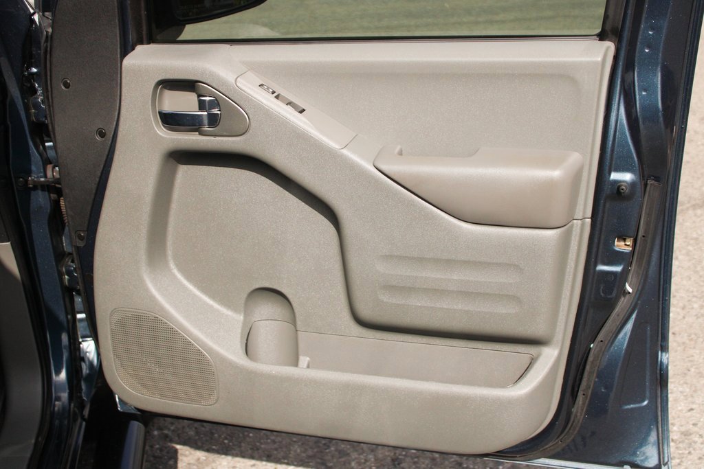 Used 2020 Nissan Frontier SV image 32