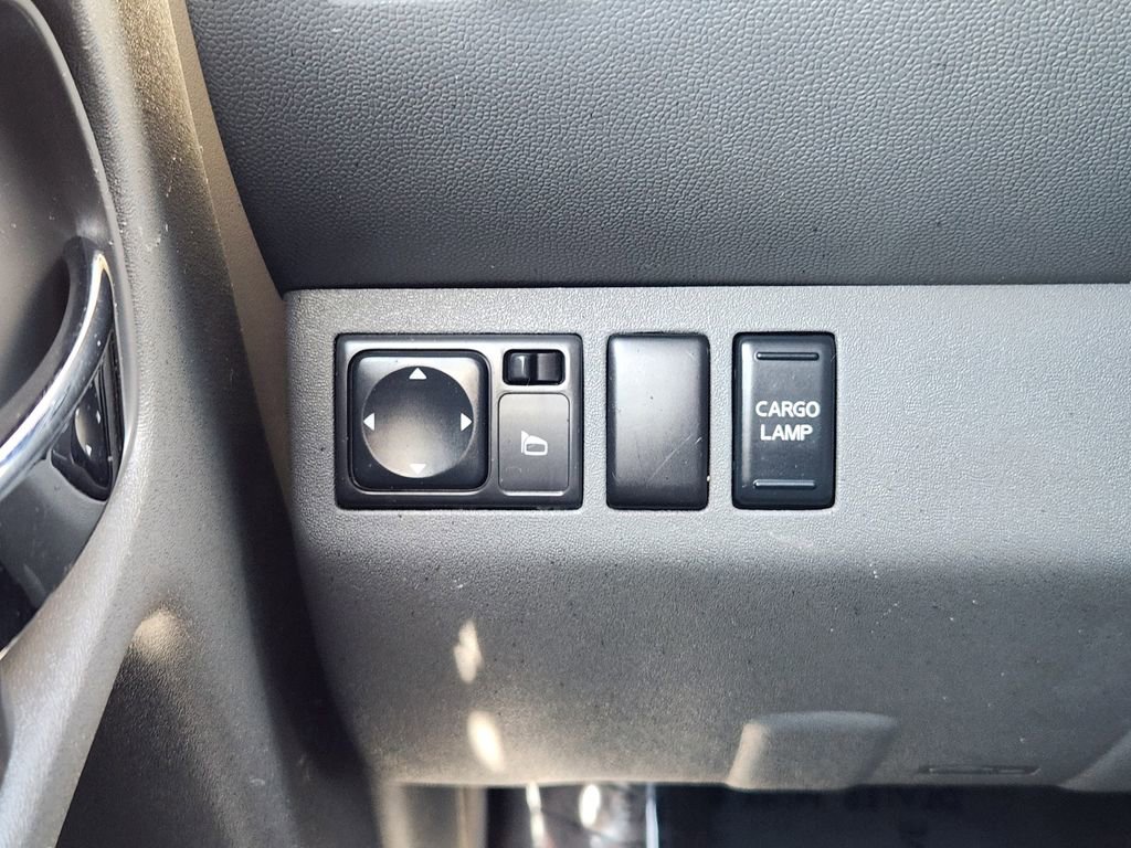 Used 2006 Nissan Frontier SE w/ (P01) Power Pkg AWD/4WD image 18