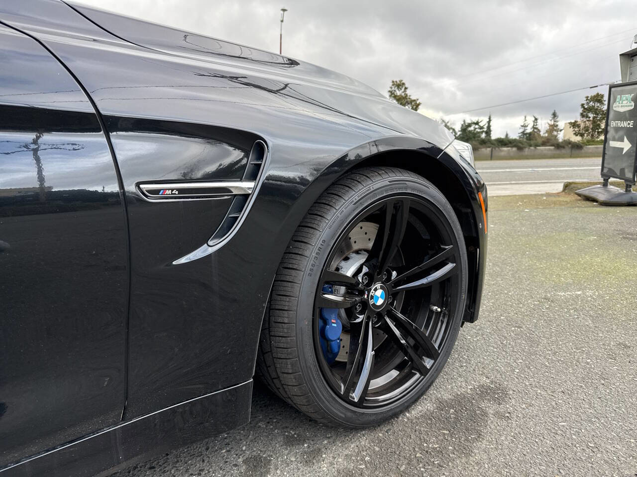 Used 2016 BMW M4 Convertible RWD image 10