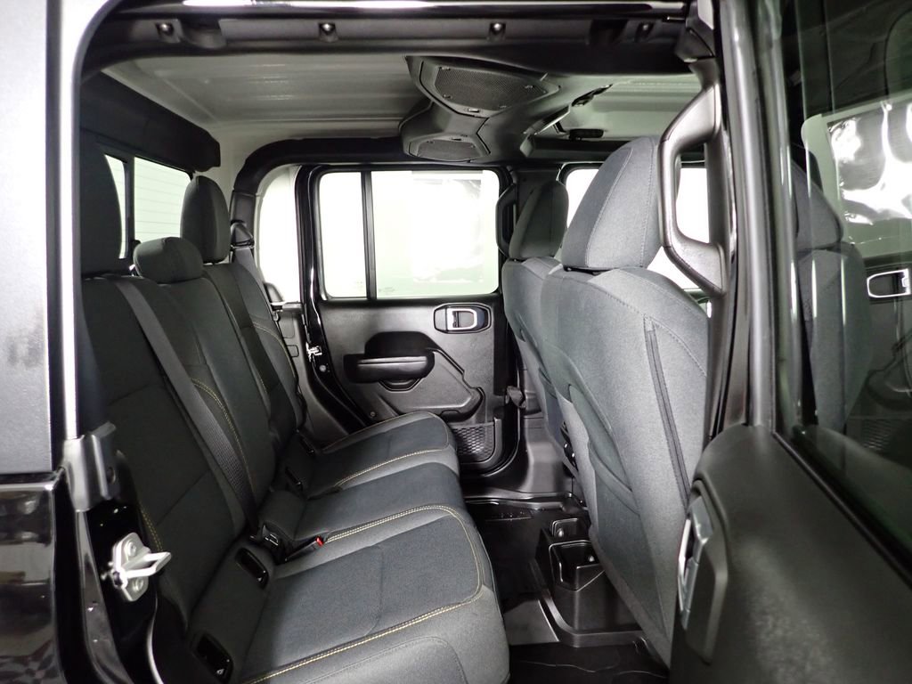 Used 2024 Jeep Gladiator Sport AWD/4WD image 33